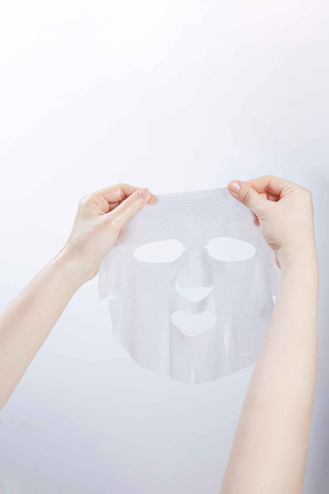 Maska w płachcie rozświetlająca z arbutyną N.M.F ampoule, 27 ml